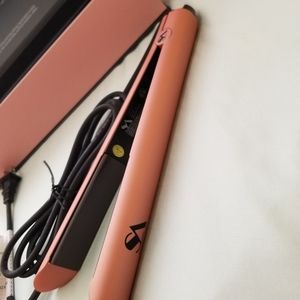 Straight Ahead Hair Straightener